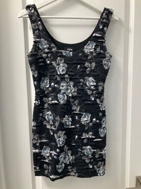 Ripe dress size small, made in Canada